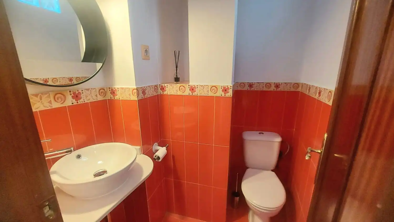 Bany de Pis de lloguer en Jaén amb Aire condicionat, Calefacció i Terrassa