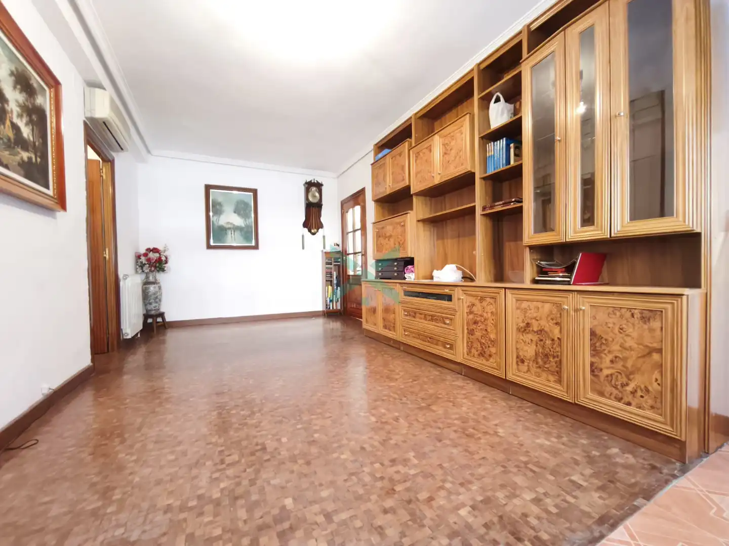 Sala d'estar de Pis en venda en Madrid amb Calefacció, Jardí privat i Parquet