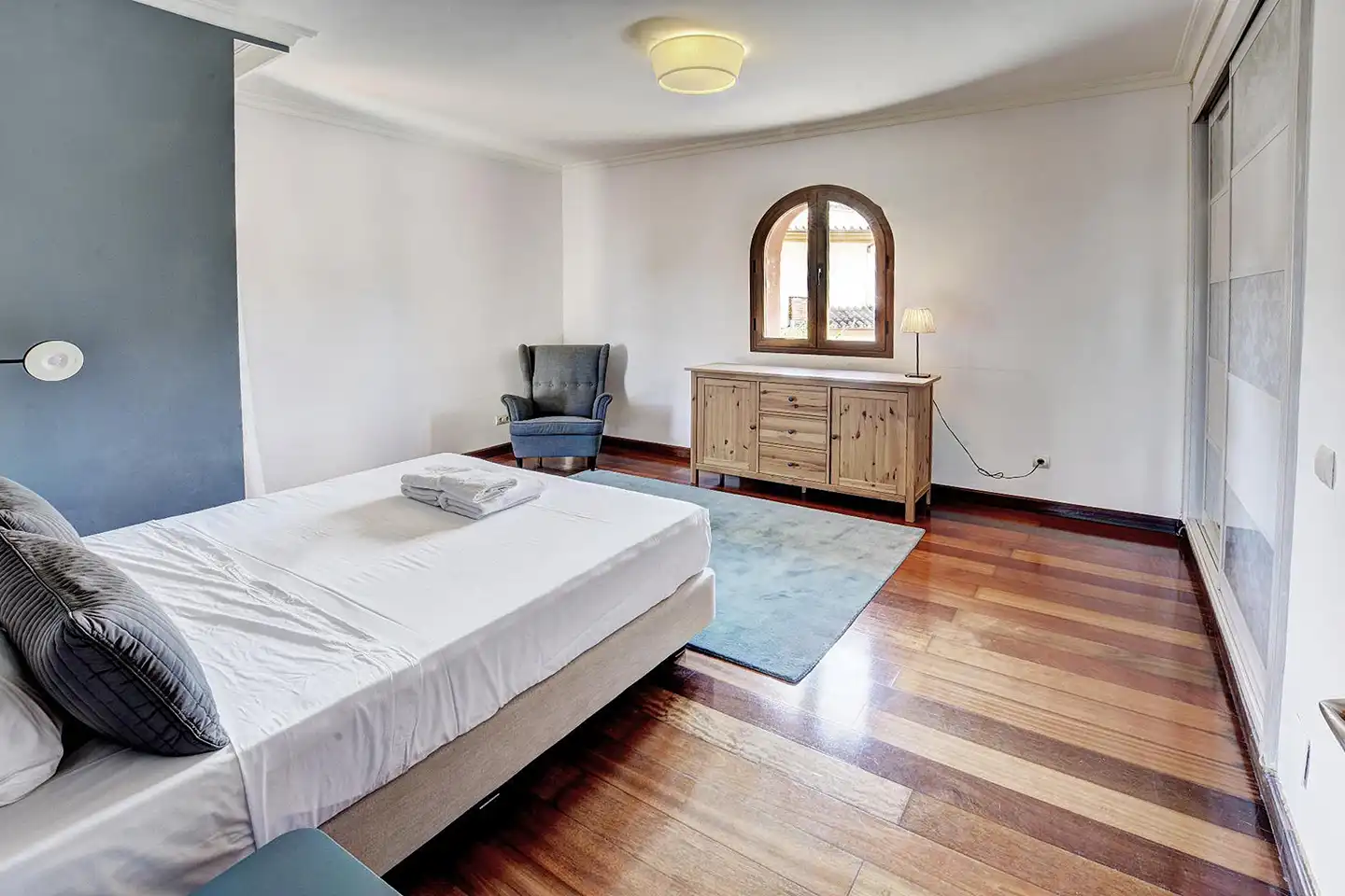 Dormitori de Casa o xalet en venda en Benalmádena amb Aire condicionat, Jardí privat i Terrassa