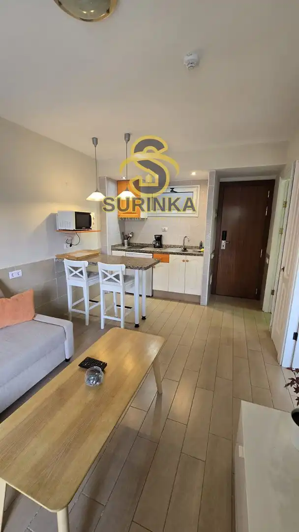 Cocina de Piso de alquiler en San Bartolomé de Tirajana con Terraza, Piscina y Amueblado