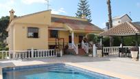 Vista exterior de Casa o xalet en venda en L'Eliana amb Aire condicionat, Terrassa i Piscina