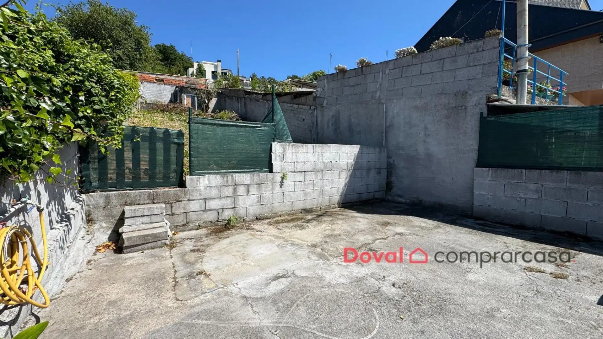 Parking de Casa o chalet en venta en Vigo  con Parquet, Terraza y Amueblado