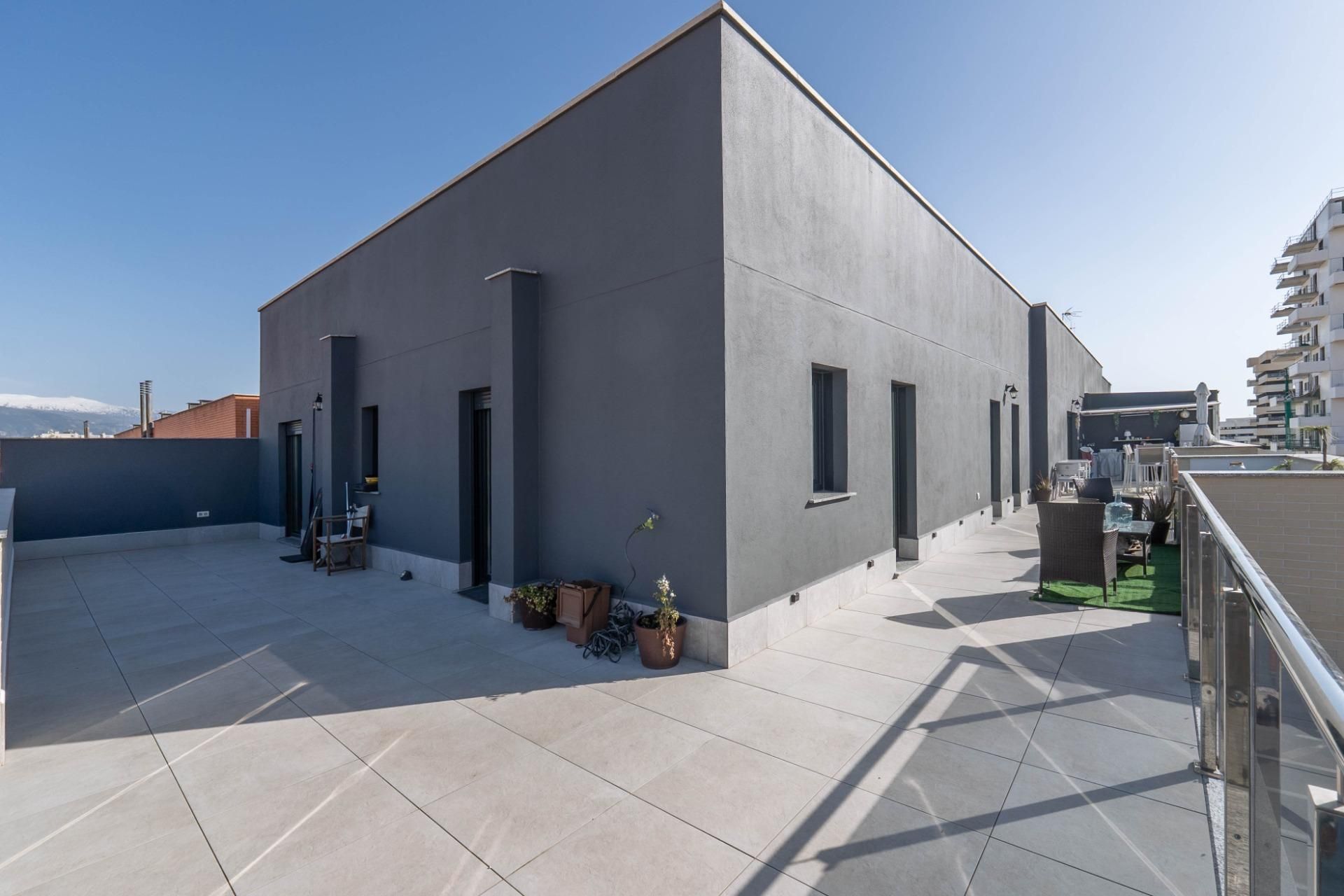 Exterior view of Attic for sale in  Granada Capital  with Air Conditioner, Heating and Private garden