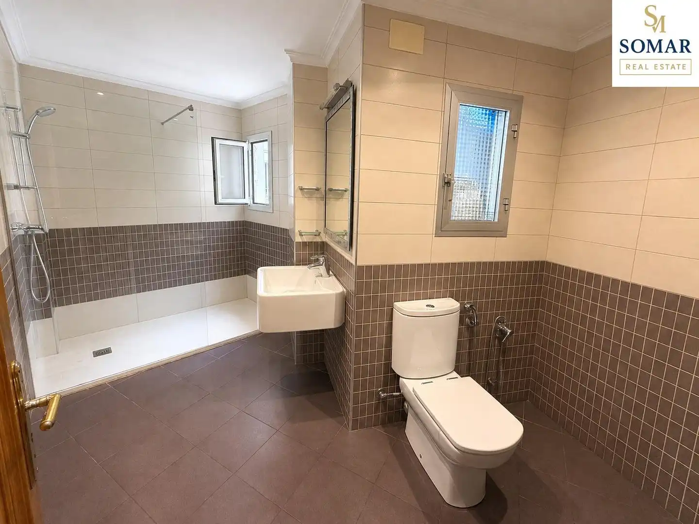 Baño de Piso en venta en Valencia con Aire acondicionado y Balcón