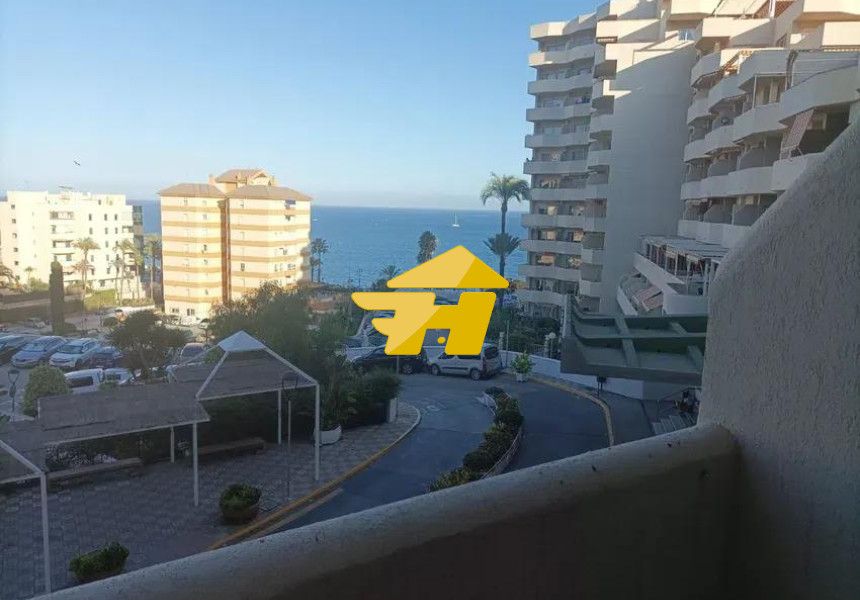 Piso en venta en Avenida Rocío Jurado, Parque de la Paloma