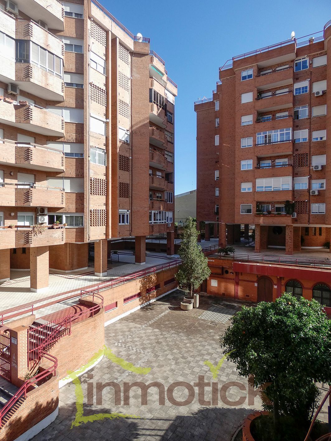 Vista exterior de Pis de lloguer en  Huelva Capital amb Aire condicionat, Terrassa i Moblat