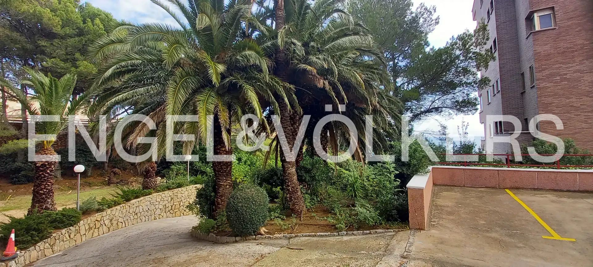 Außenansicht von Wohnung zur Miete in Mont-roig del Camp mit Klimaanlage, Heizung und Parkett