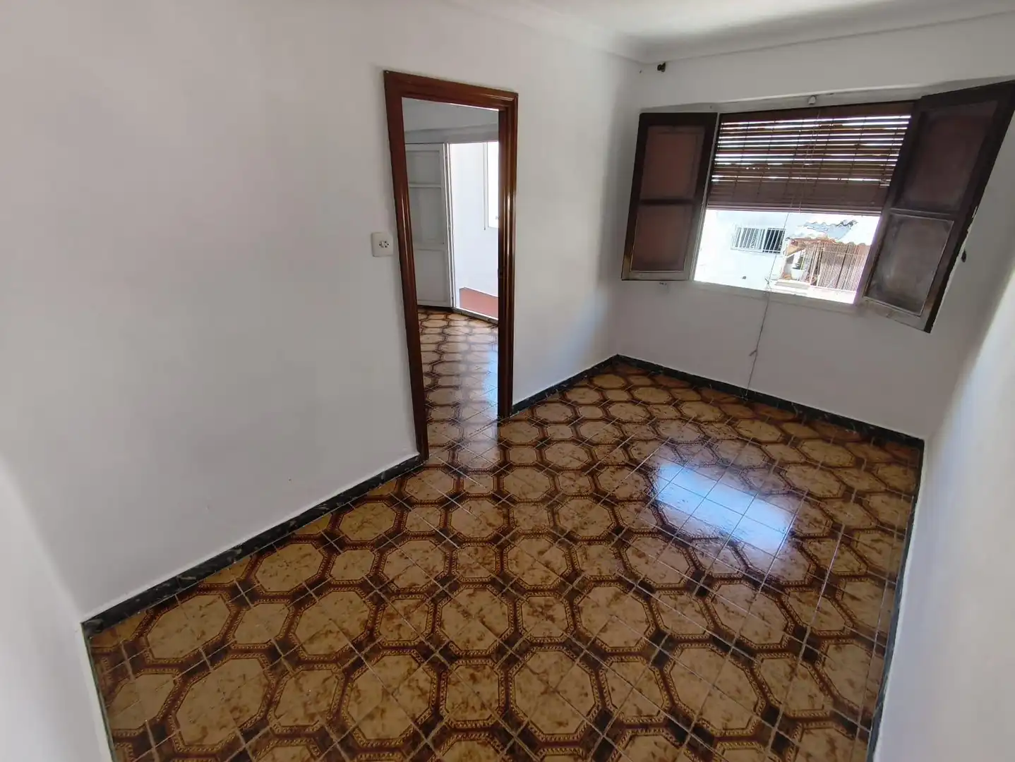 Flat for sale in Valencia  with Balcony