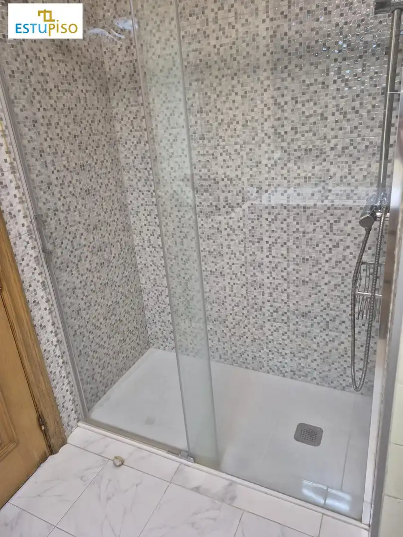 Bathroom of Apartments for sale in León Capital   with Heating and Furnished
