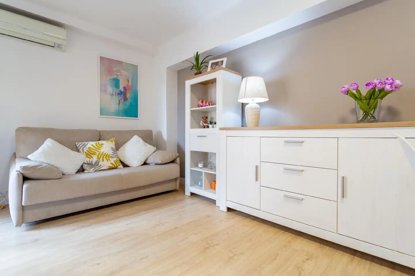 Living room of Flat for rent in Bilbao   with Air Conditioner, Terrace and Furnished