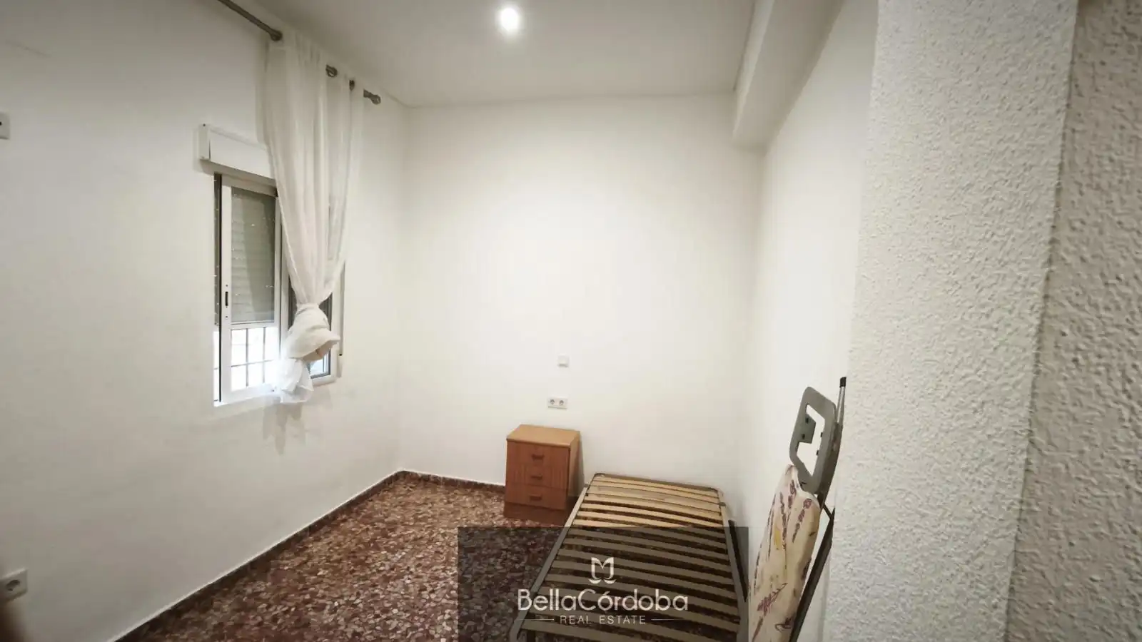 Wohnung zum Verkauf in Córdoba mit Klimaanlage, Heizung und Abstellraum