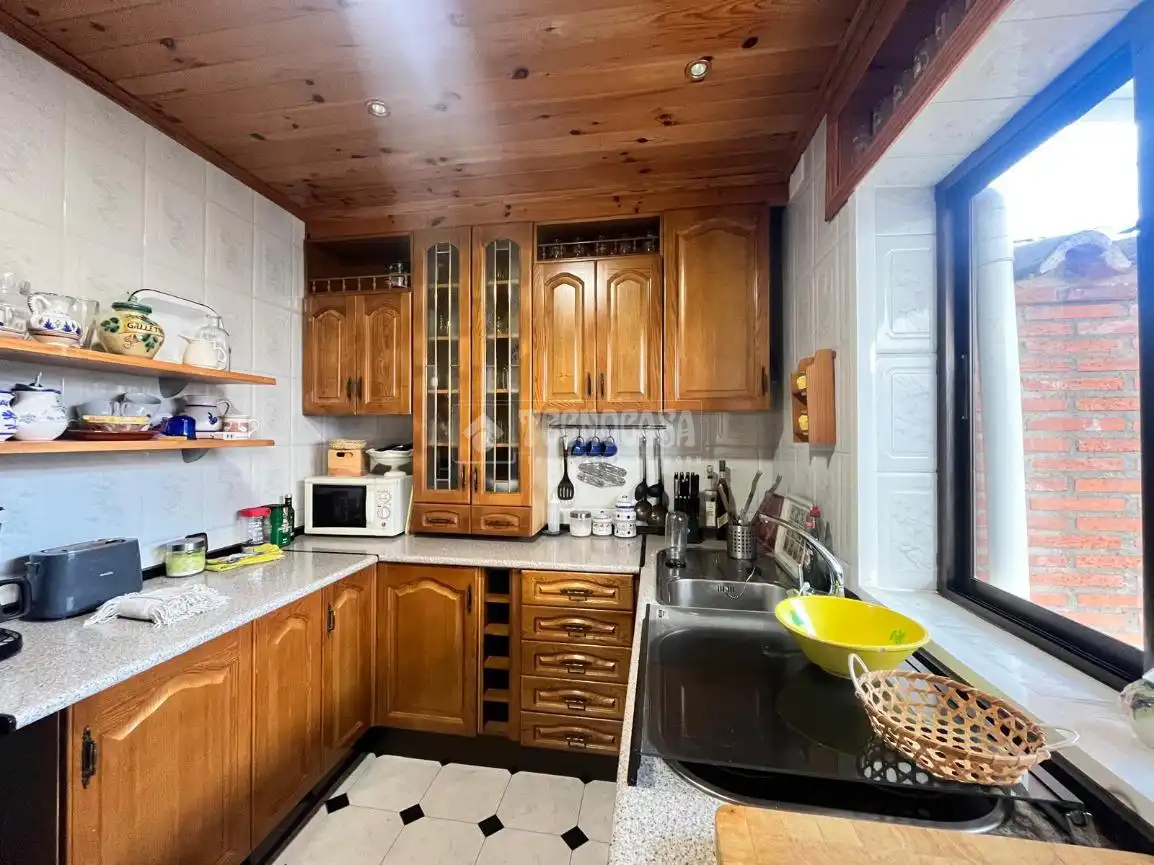Cocina de Casa adosada en venta en Las Herencias con Calefacción, Piscina y Amueblado