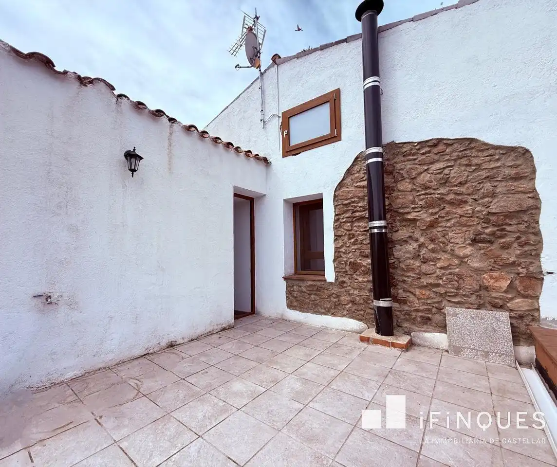 Vista exterior de Casa o xalet en venda en Castellar del Vallès amb Aire condicionat, Calefacció i Parquet