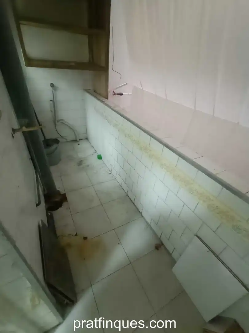 Cuina de Pis en venda en El Prat de Llobregat amb Forn, Balcó i Alarma