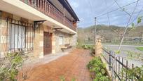 Exterior view of House or chalet for sale in Riotuerto