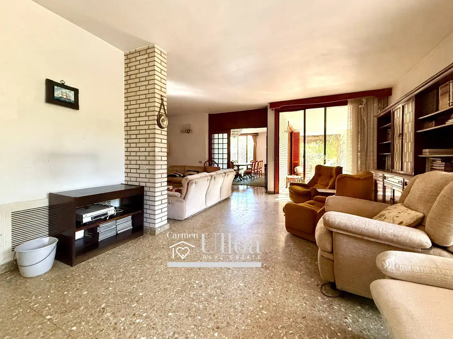 Sala d'estar de Casa o xalet en venda en Alicante / Alacant amb Aire condicionat, Jardí privat i Terrassa