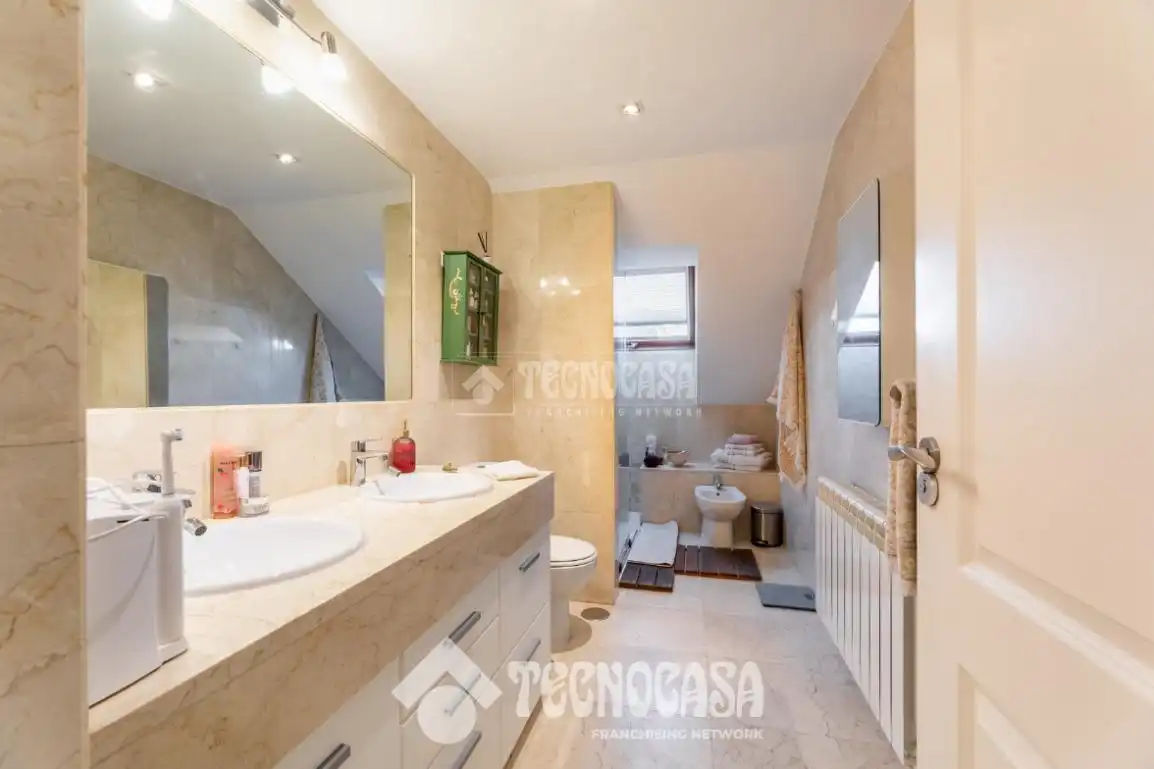 Baño de Piso en venta en Torrelodones con Aire acondicionado, Calefacción y Terraza