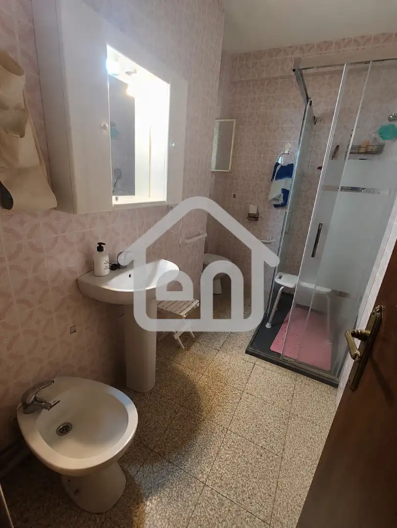 Bany de Pis en venda en Requena amb Aire condicionat, Calefacció i Balcó