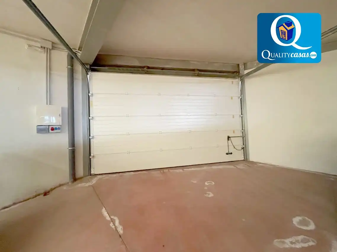 Parkplatz von Fabrikhallen zur Miete in San Vicente del Raspeig / Sant Vicent del Raspeig