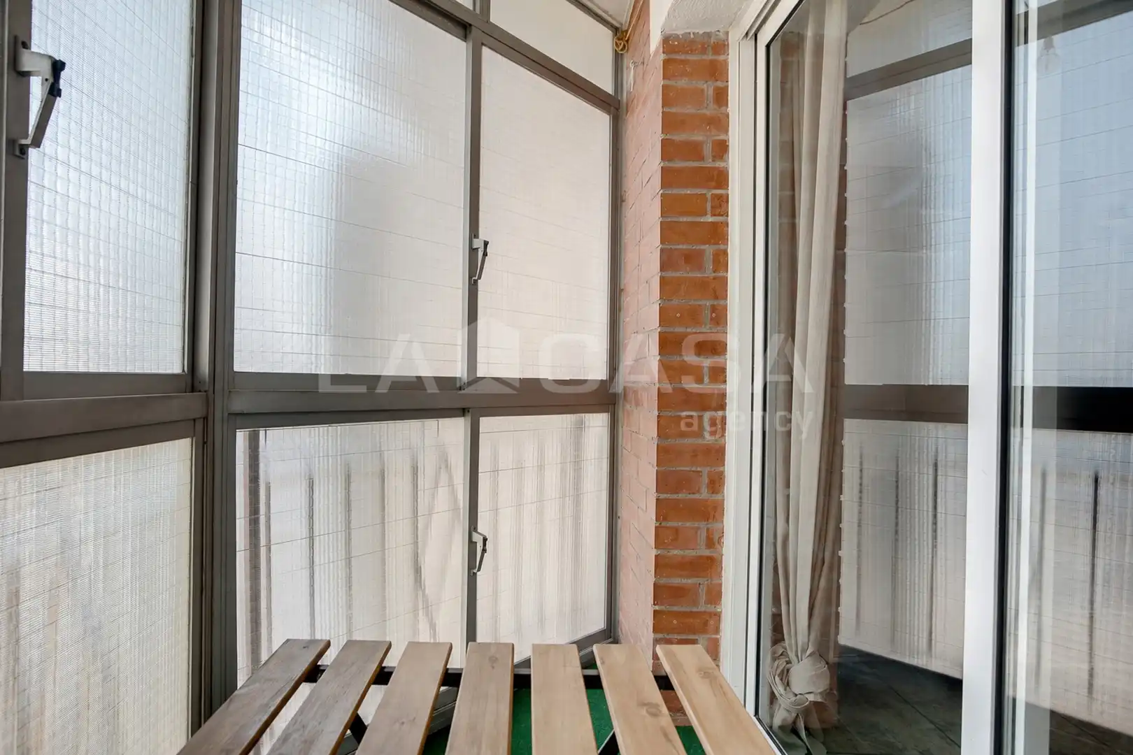Terrassa de Pis en venda en Cornellà de Llobregat amb Balcó