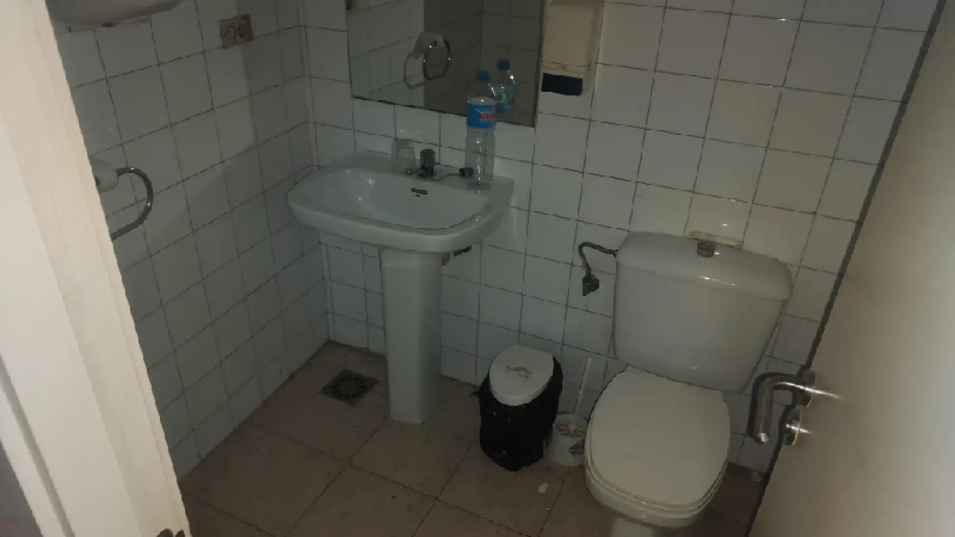 Bathroom of Commercial properties for rent in Aller