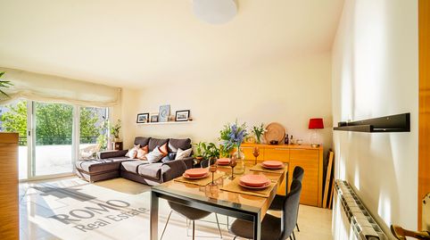 Foto 2 de Piso en venta en Passatge de Frederica Montseny, Santa Perpètua de Mogoda, Barcelona