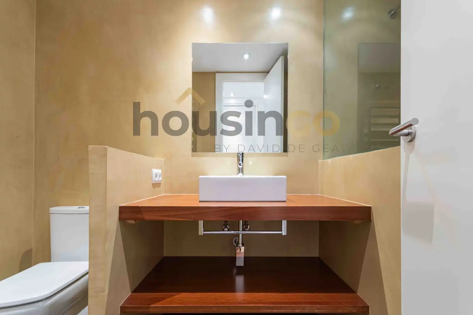 Bathroom of Flat for rent in Madrid  with Air Conditioner, Heating and Terrace