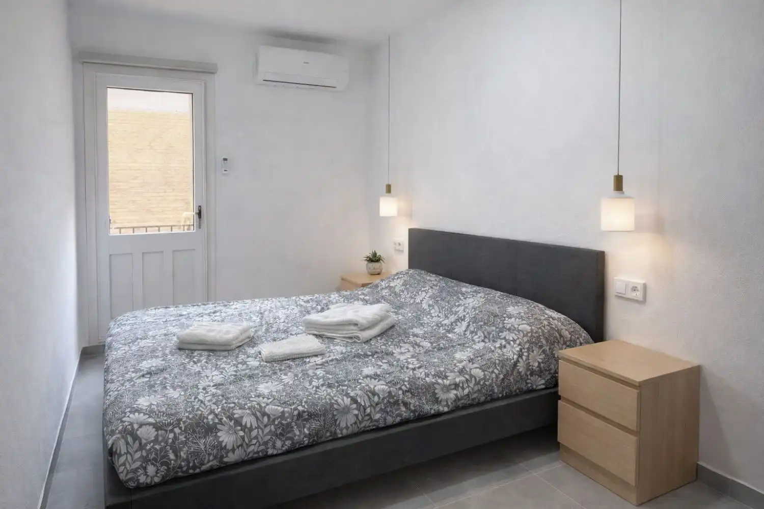 Dormitori de Casa adosada en venda en Sant Jaume d'Enveja amb Terrassa i Balcó