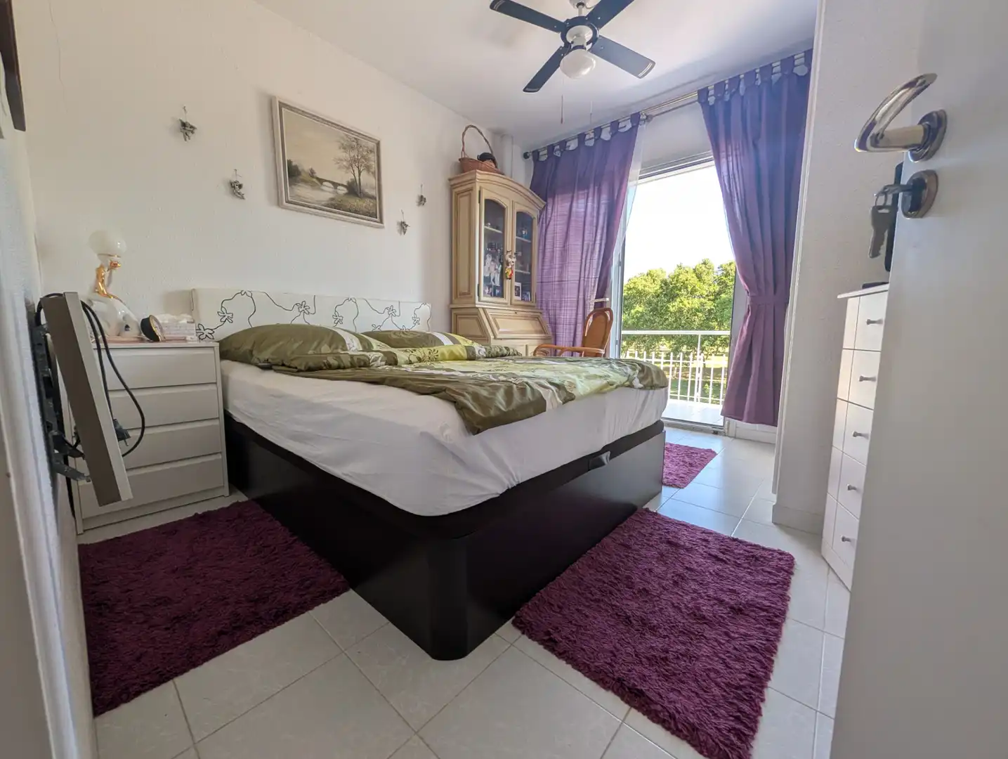 Schlafzimmer von Wohnungen zum Verkauf in Roses mit Klimaanlage, Terrasse und Möbliert