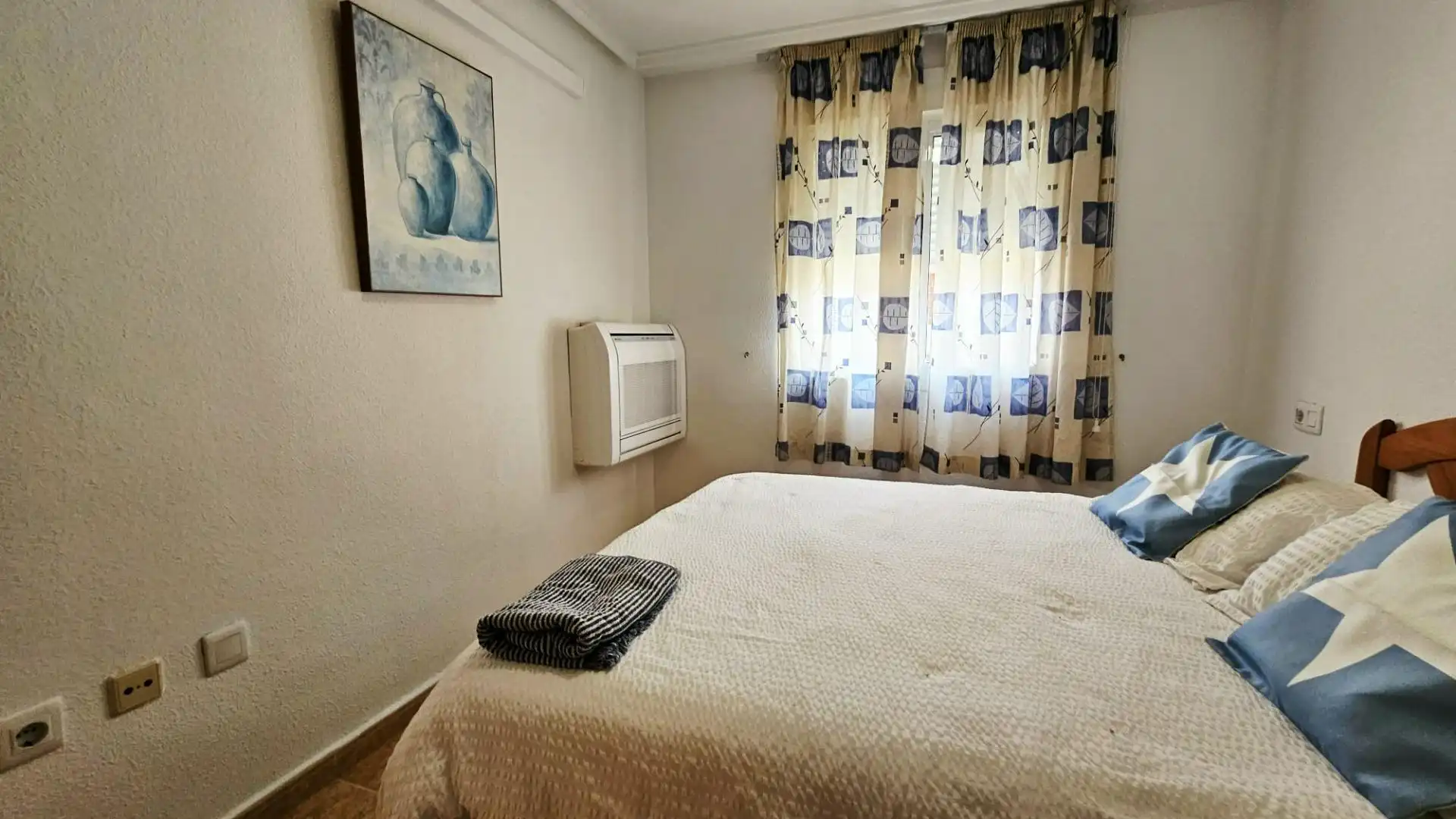 Habitación de Piso en venta en Torrevieja con Aire acondicionado, Calefacción y Terraza