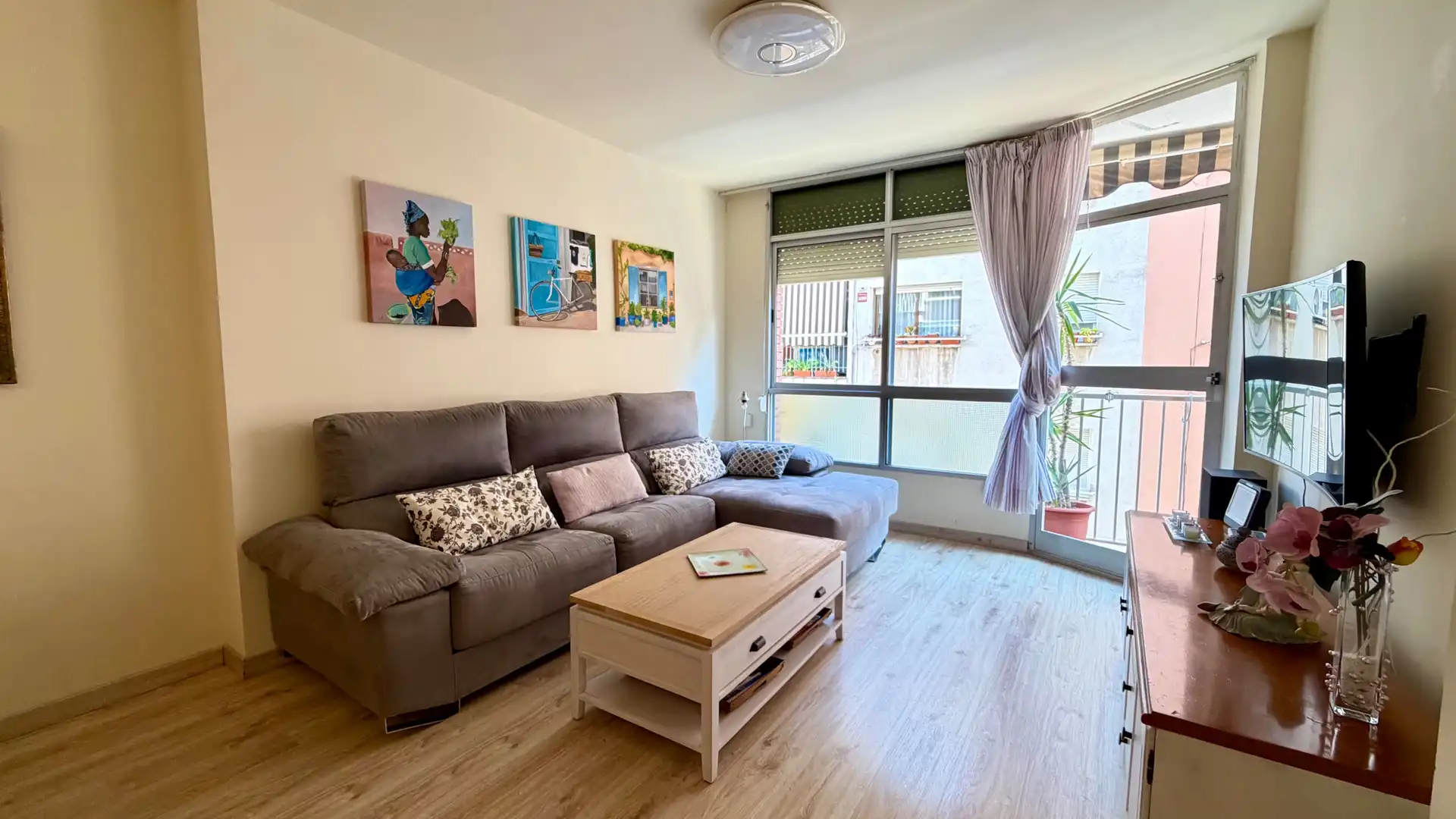 Living room of Flat for sale in Cornellà de Llobregat  with Balcony