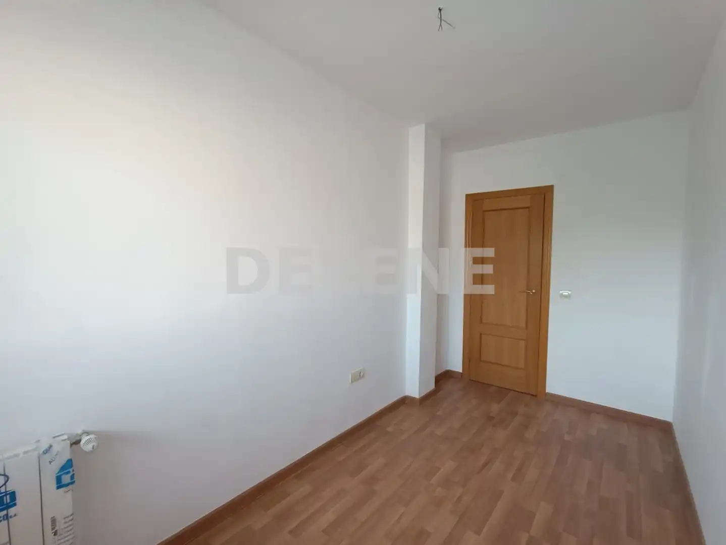 Habitación de Dúplex en venta en Hellín con Calefacción, Parquet y Balcón
