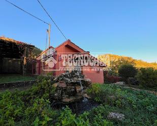 Vista exterior de Finca rústica en venda en Buenache de la Sierra amb Aire condicionat, Calefacció i Jardí privat