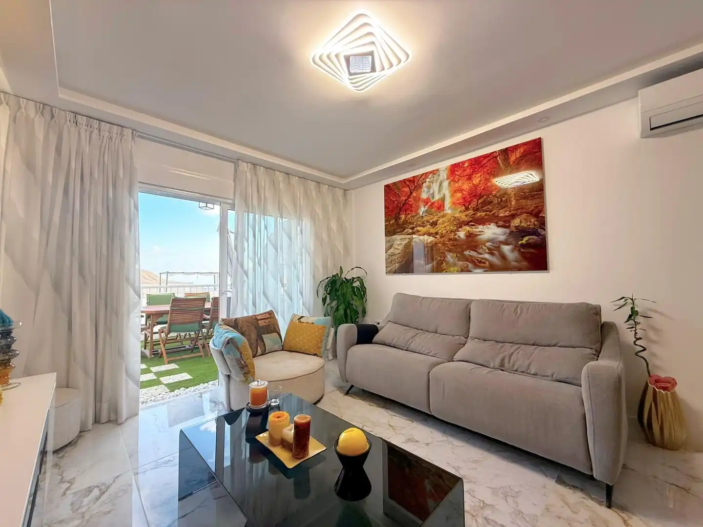 Sala de estar de Piso en venta en Arona con Aire acondicionado, Terraza y Trastero