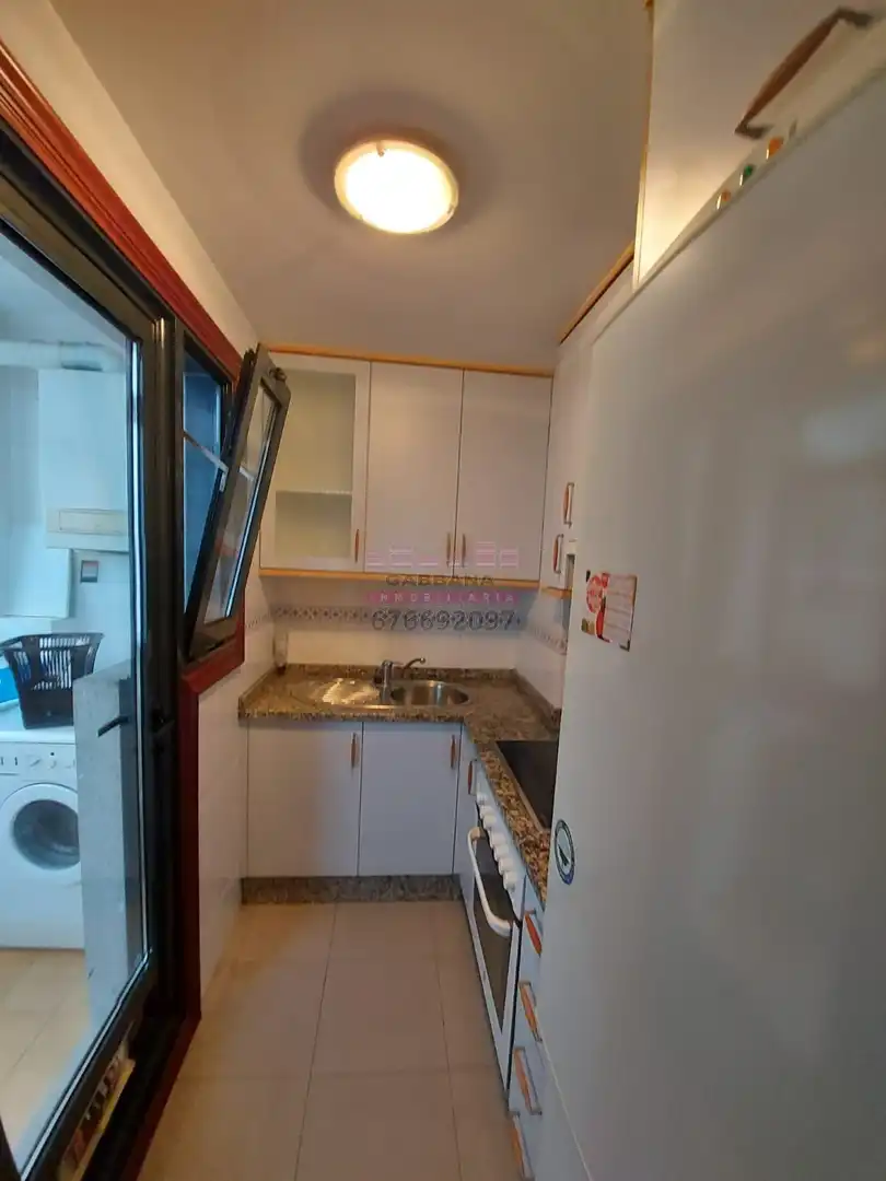 Study for rent in Avenida da Hispanidade, 48, O Castro