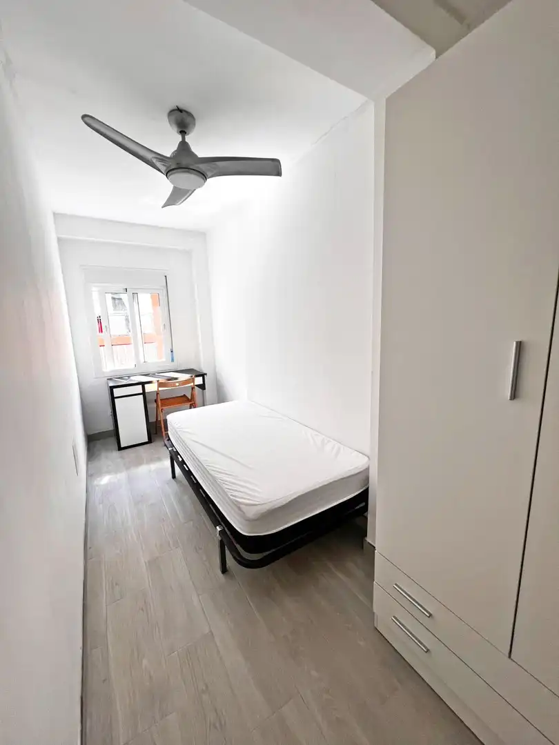Habitación de Piso en venta en Málaga con Amueblado