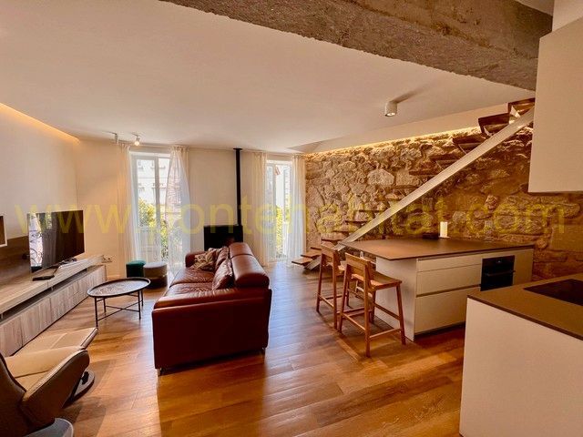 Sala d'estar de Dúplex de lloguer en Pontevedra Capital  amb Calefacció i Moblat