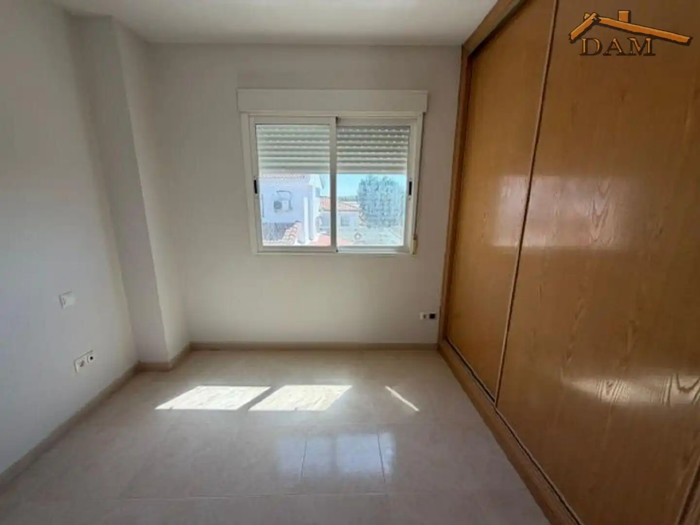 Habitación de Casa adosada en venta en Carmena