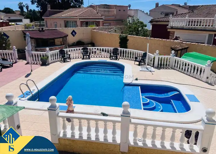 Chalet con piscina en venta en Zona Carrefour - Urbanizaciones, imagen 18