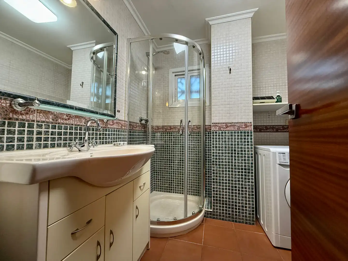 Bathroom of Attic for sale in O Grove    with Terrace, Storage room and Furnished