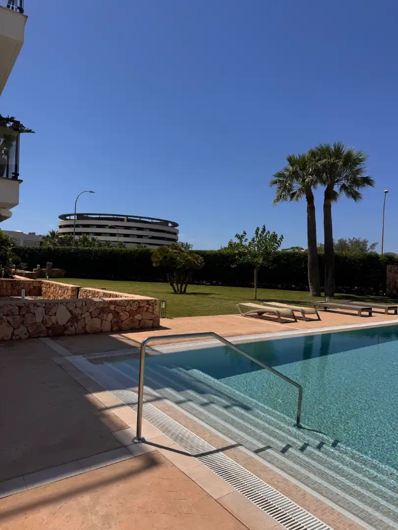 Piscina de Planta baja en venta en Sant Llorenç des Cardassar con Aire acondicionado, Jardín privado y Amueblado
