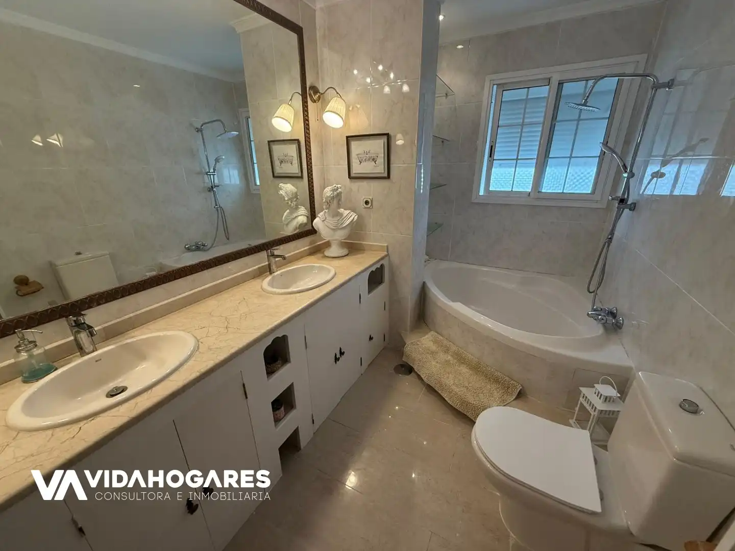 Bathroom of Flat for sale in Rota  with Terrace