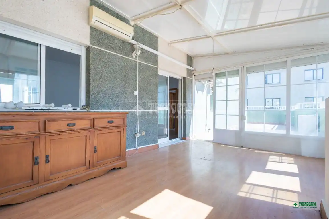 Piso en venta en Almería con Terraza