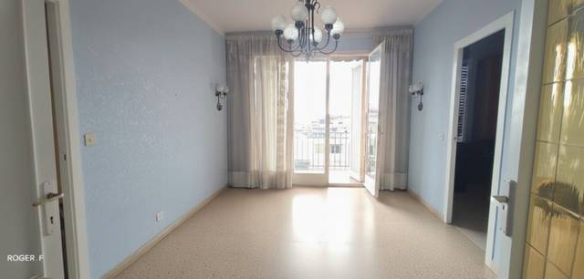 Piso en Venta en Carrer de Provença en El Camp de l'Arpa del Clot