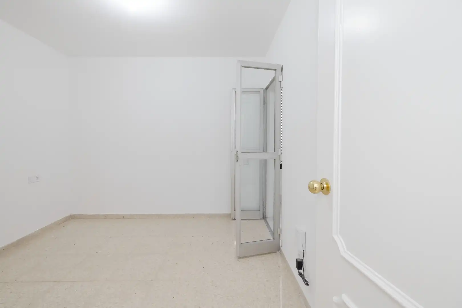 Bedroom of Flat for sale in Marbella  with Terrace and Storage room