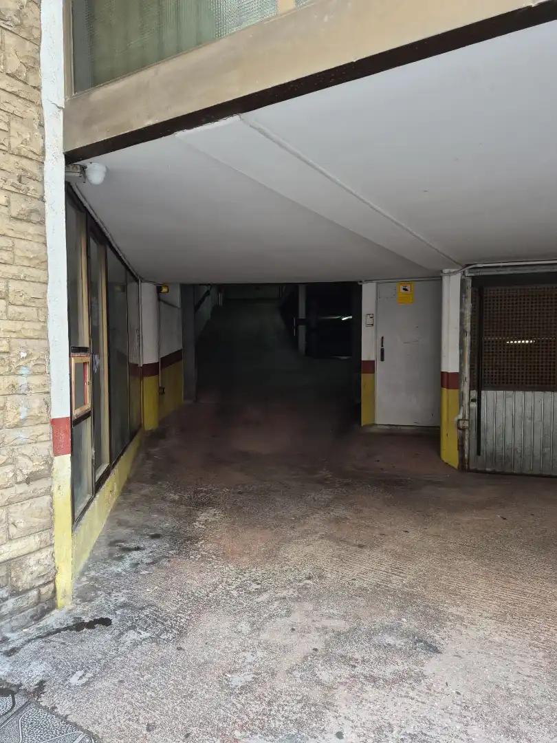 Parkplatz von Garage zur Miete in Nou Eixample Sud