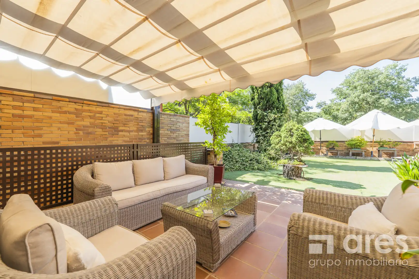 Terrassa de Casa o xalet en venda en Las Rozas de Madrid amb Aire condicionat, Calefacció i Jardí privat