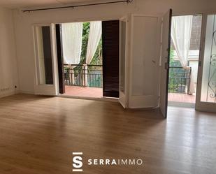 Sala d'estar de Casa adosada de lloguer en Vilanova i la Geltrú amb Jardí privat i Terrassa