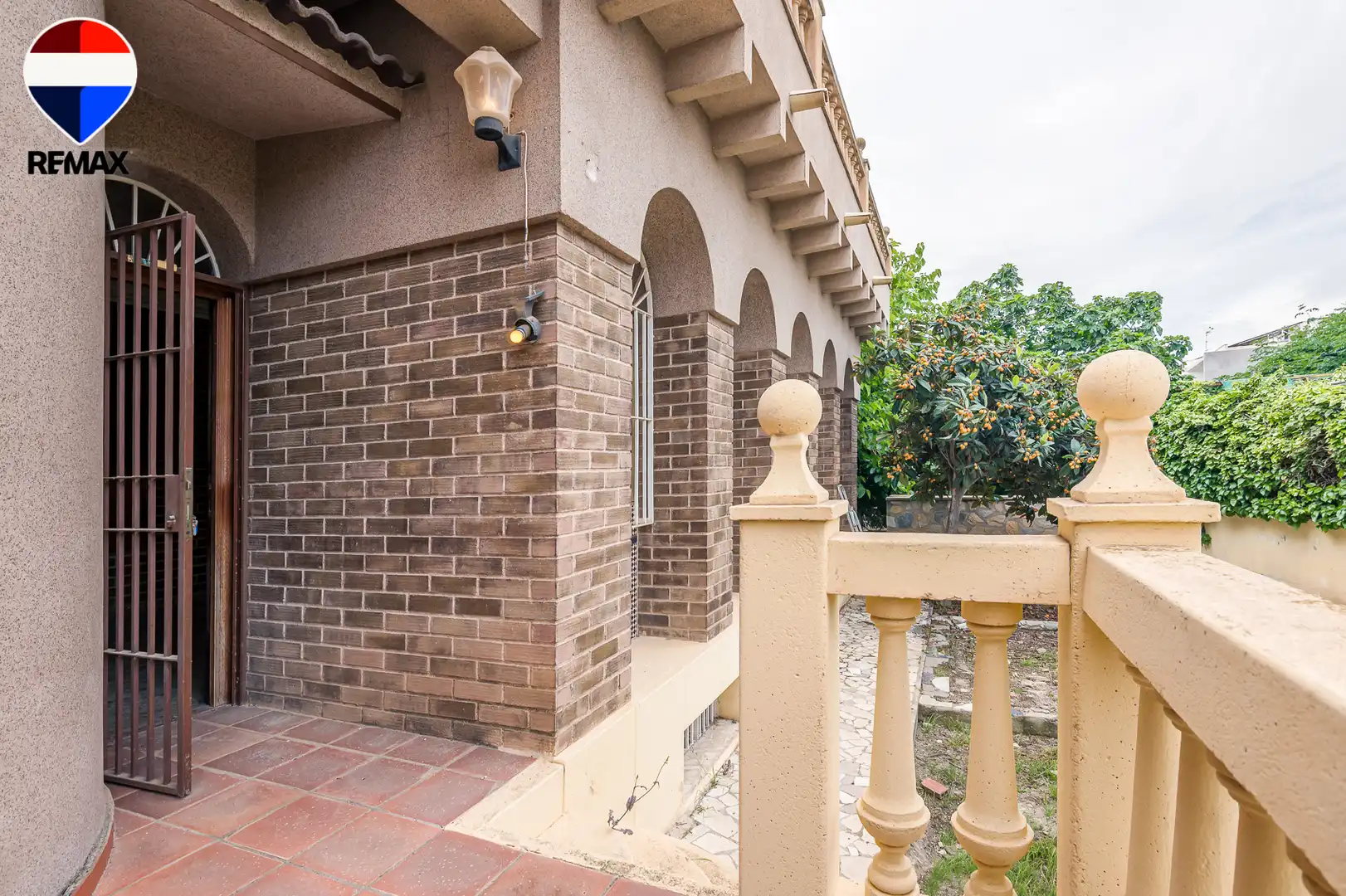 Vista exterior de Casa o xalet en venda en Sant Joan d'Alacant amb Aire condicionat, Jardí privat i Terrassa