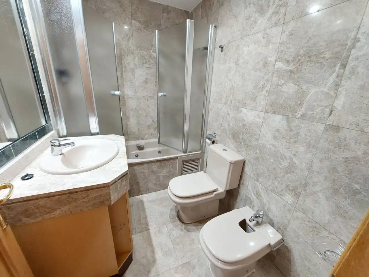 Piso de alquiler en Sector B